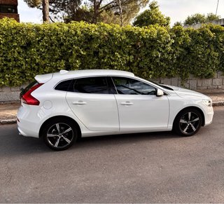 Volvo V40 T3 R-design