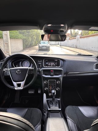 Volvo V40 T3 R-design