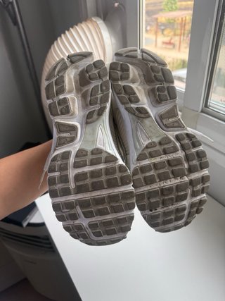 Nike Vomero 5 Plata y Blanco