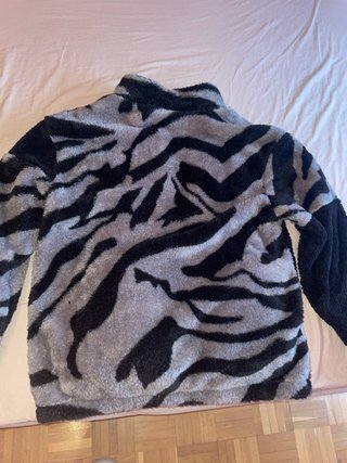 Chaqueta pelo cremallera cebra Esta nueva sin usar