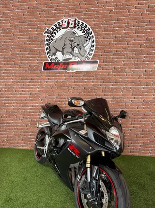 Suzuki GSXR 600 K7