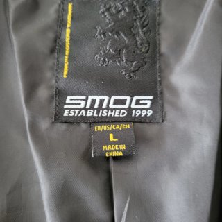 Traje de chaqueta y pantalón negro