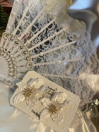 Novias Fiesta Abanico y pendientes Finísimos