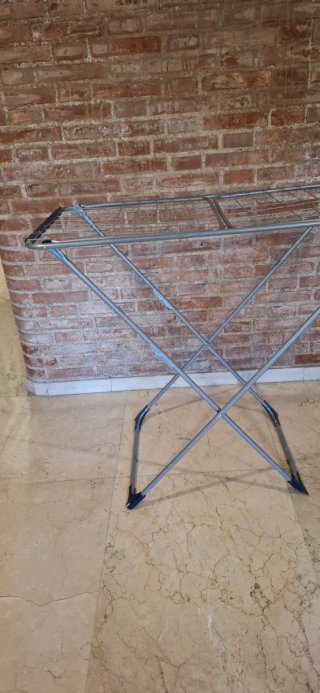 Tendedero plegable metálico