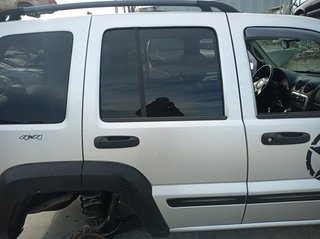 PUERTA TRASERA DERECHA JEEP CHEROKEE (KJ) ENR