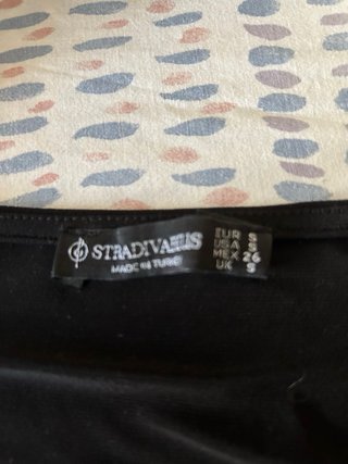 Top Stradivarius Negro Drapeado