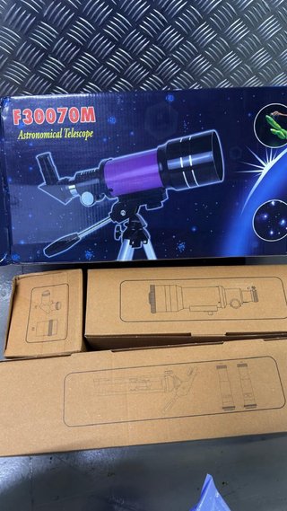 Telescopio Astronómico F30070M