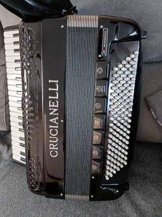Acordeón Crucianelli Profesional Cassotto 2 + 2