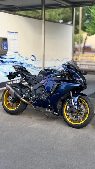 Yamaha R1 2021 Azul Revisada