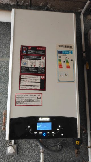 Caldera Gas Natural Ariston Genus One 35