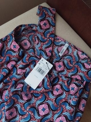 Blusa con estampado geométrico