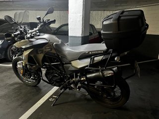 BMW F 800 GS verde militar