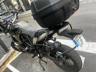 BMW F 800 GS verde militar