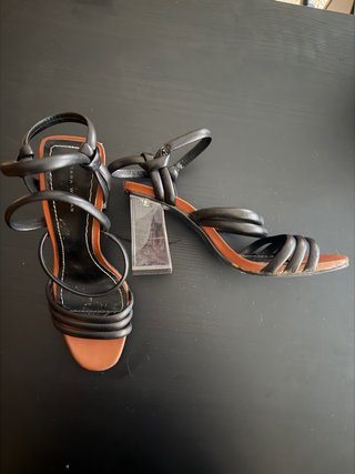 Sandalias Zara Tacón Transparente
