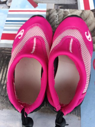 Escarpines rosas talla 32