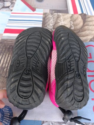 Escarpines rosas talla 32