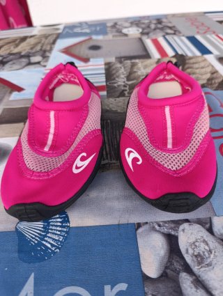 Escarpines rosas talla 32