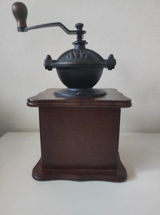 Molinillo de café vintage madera y metal