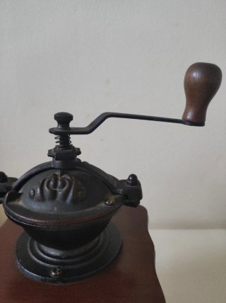 Molinillo de café vintage madera y metal