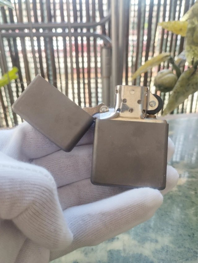 Encendedor Zippo Solid Titanium