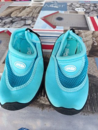 Escarpines azules talla 31