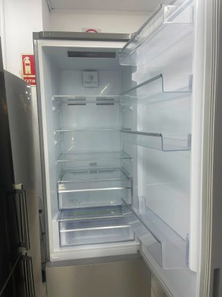 Nevera marca Grundig con garantía Transporte