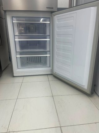 Nevera marca Grundig con garantía Transporte