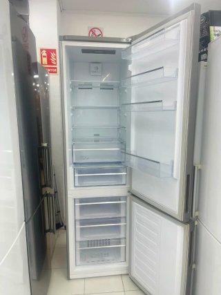 Nevera marca Grundig con garantía Transporte