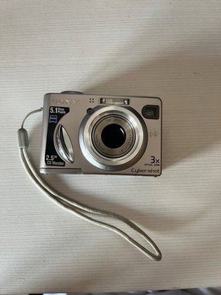 Cámara Sony Cyber-shot dcs-5w 5.1 MP