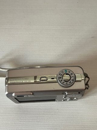 Cámara Sony Cyber-shot dcs-5w 5.1 MP
