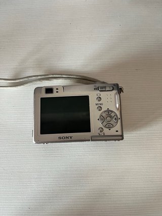 Cámara Sony Cyber-shot dcs-5w 5.1 MP
