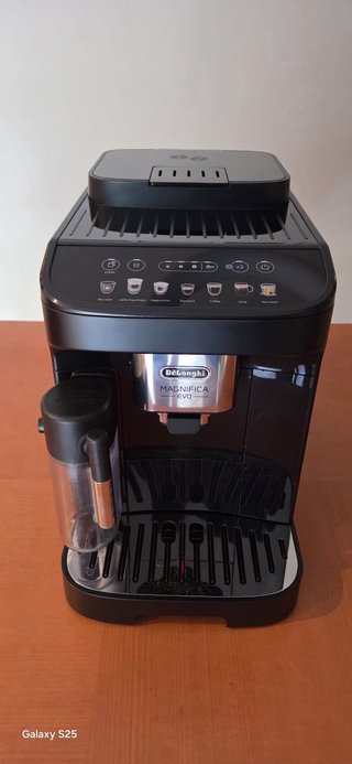 Cafetera DeLonghi Magnifica Evo Negra