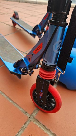 Pacchetto 2 Monopattini Oxelo + 2 Casco Azzurri