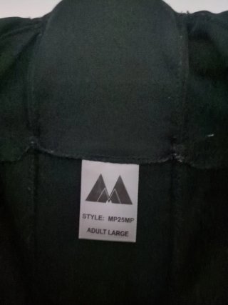 Pantalón de fútbol americano con protecciones.