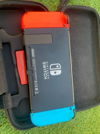 Nintendo Switch Rojo y Azul