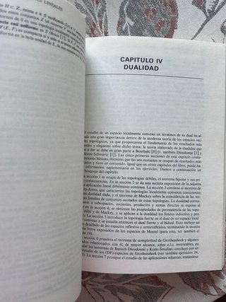 Espacios vectoriales topológicos