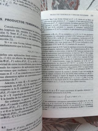 Espacios vectoriales topológicos