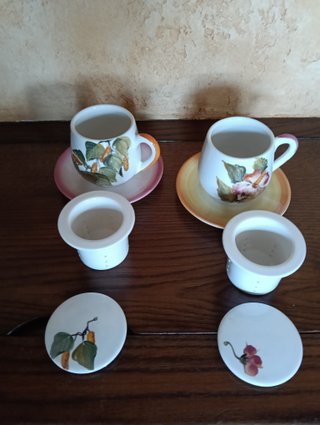 Tazze dipinte a mano con sottotazza