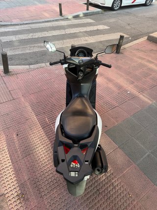 Yamaha NMAX 125cc Scooter Automática