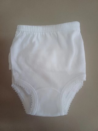 Lote Ropa Bebé Blanca: Body, Cubrepañal y Babero