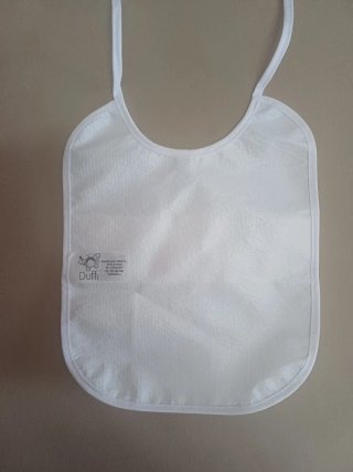 Lote Ropa Bebé Blanca: Body, Cubrepañal y Babero