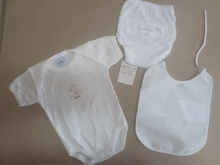 Lote Ropa Bebé Blanca: Body, Cubrepañal y Babero