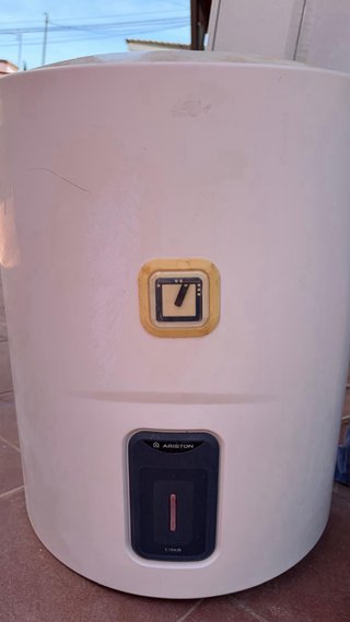 Termo calentador de agua Ariston blanco
