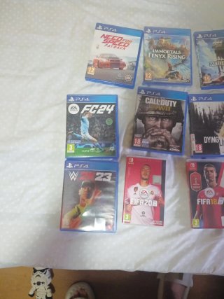 Conjunto di 11 videogiochi PS4 e Switch