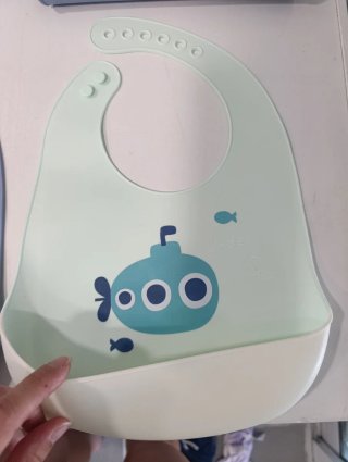Pack 4 Baberos Silicona Niños Regulables Sin BPA