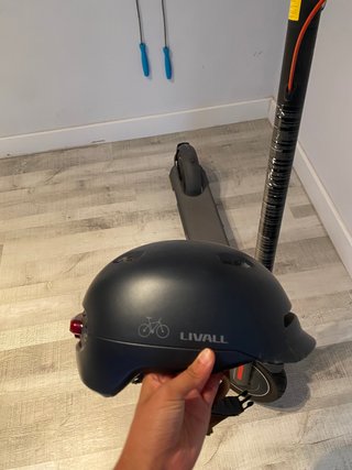 Patinete eléctrico gris