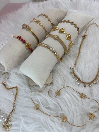 Collar dorado y plateado con colgantes desde 5euro