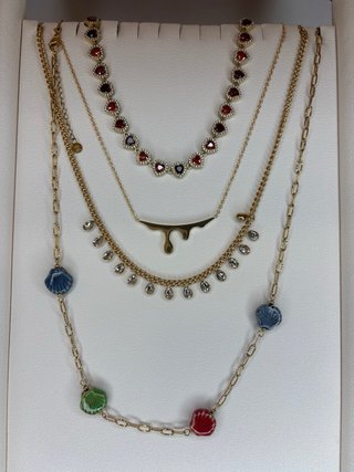Collar dorado y plateado con colgantes desde 5euro