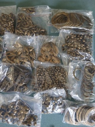 Lote Colgantes y Abalorios Bronce LMPR.4