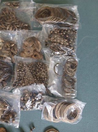 Lote Colgantes y Abalorios Bronce LMPR.4